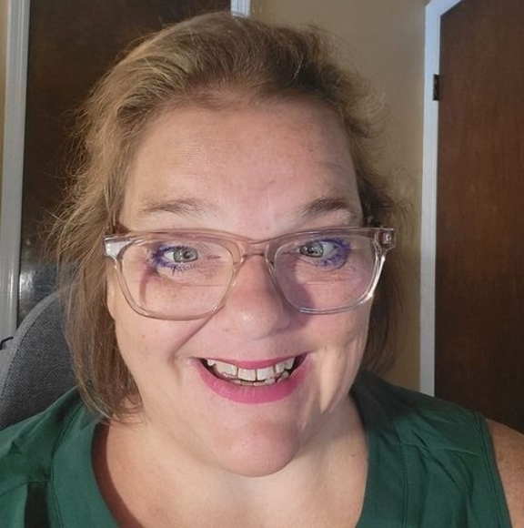 Meet your Posher, Pam - Picture 1 of 1